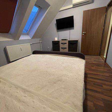 Palank Apartman Mosonmagyaróvár Exteriör bild