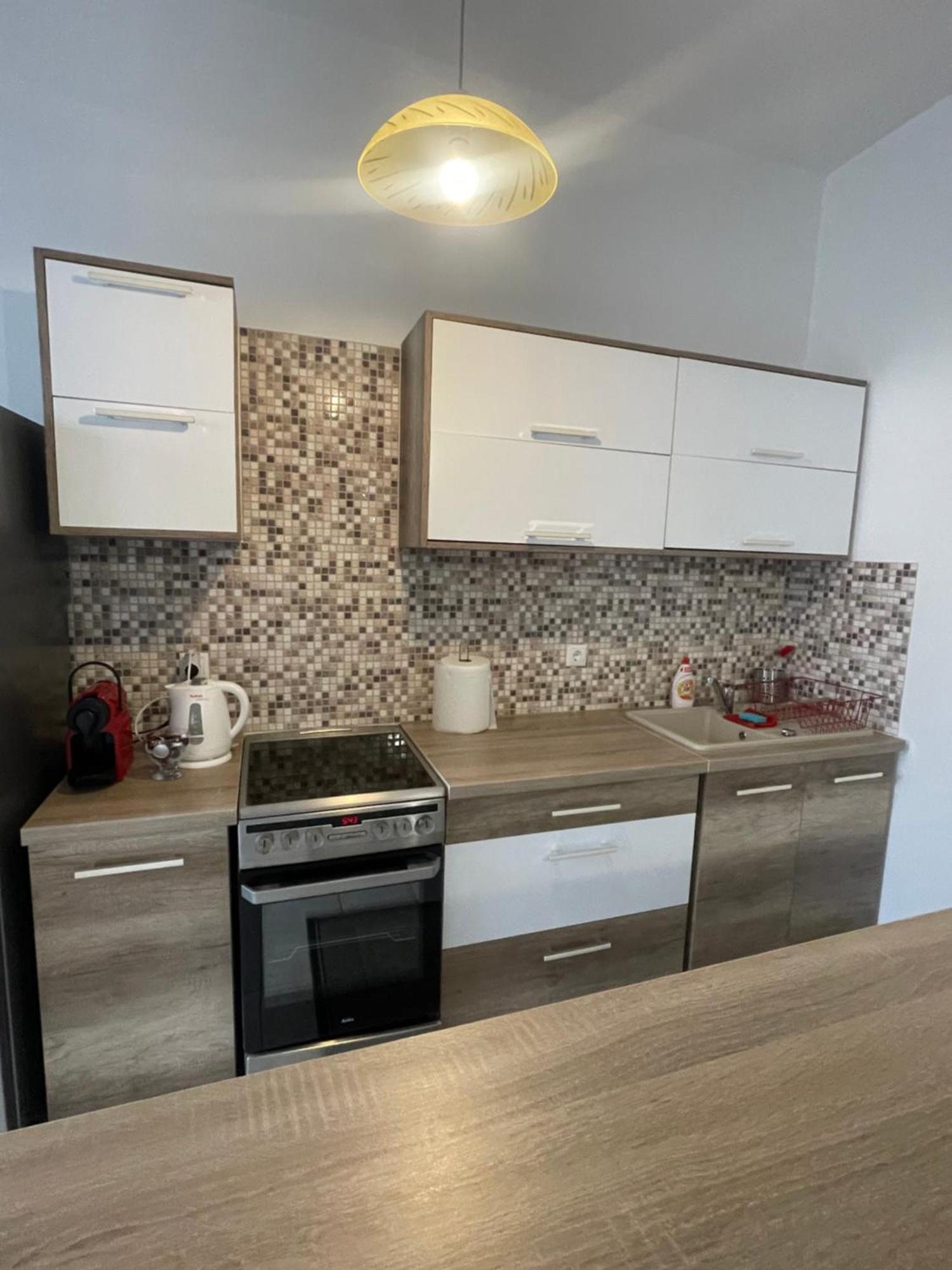 Palank Apartman Mosonmagyaróvár Exteriör bild