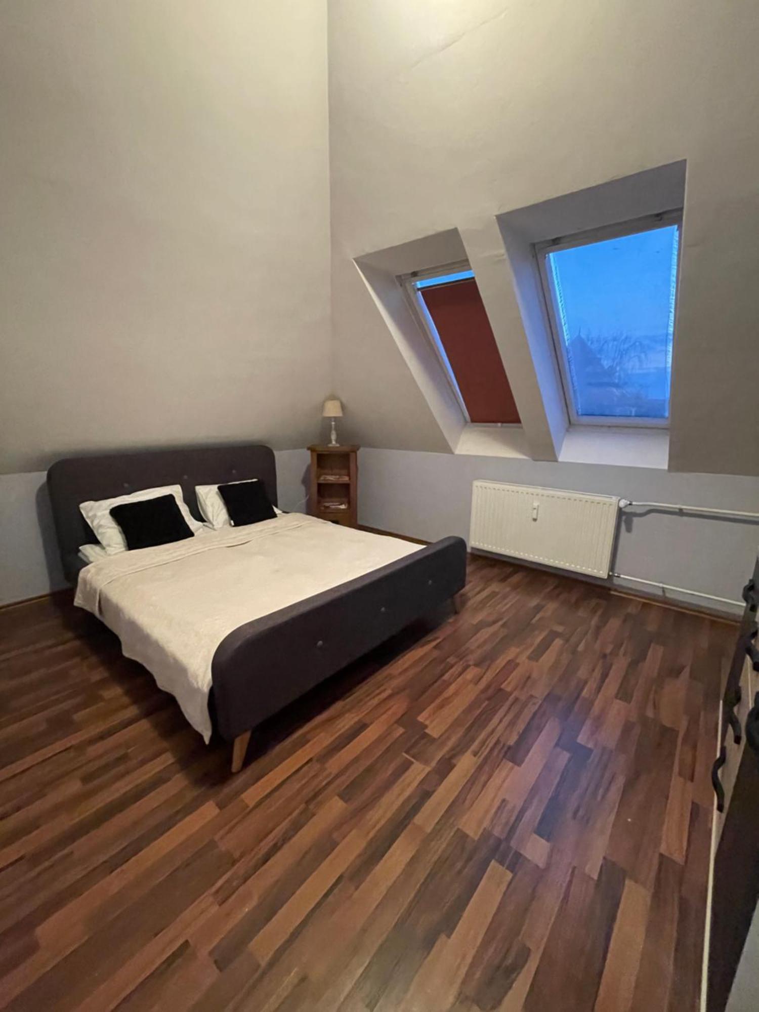 Palank Apartman Mosonmagyaróvár Exteriör bild
